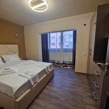 Apartament Iulius 3 Manastire Curtea de Argeş Exteriör bild