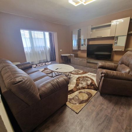 Apartament Iulius 3 Manastire Curtea de Argeş Exteriör bild