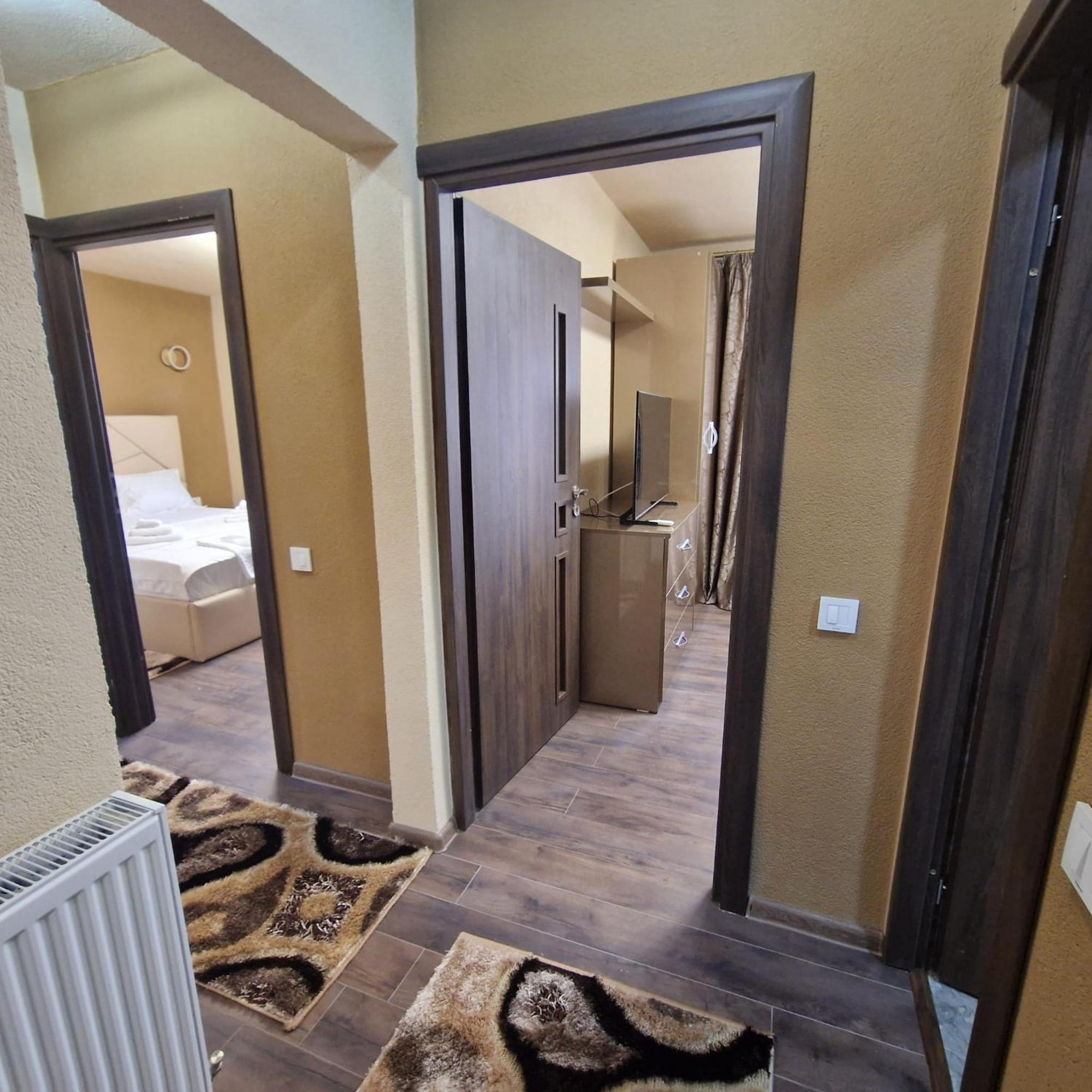Apartament Iulius 3 Manastire Curtea de Argeş Exteriör bild