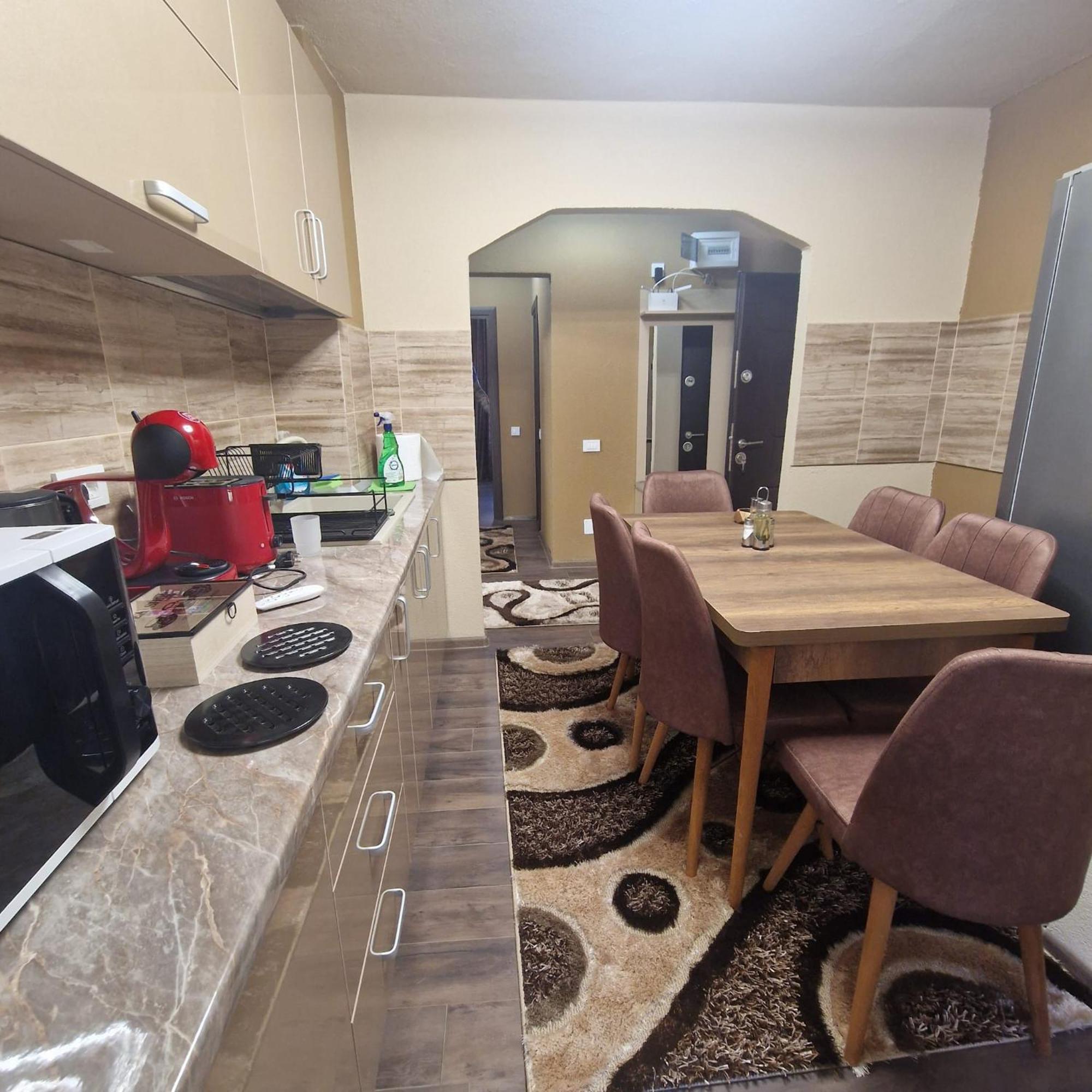 Apartament Iulius 3 Manastire Curtea de Argeş Exteriör bild